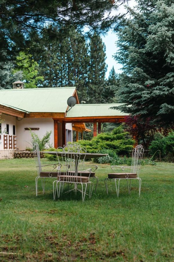 Estancia Quillen Lodge - Hosteria Aluminé エクステリア 写真