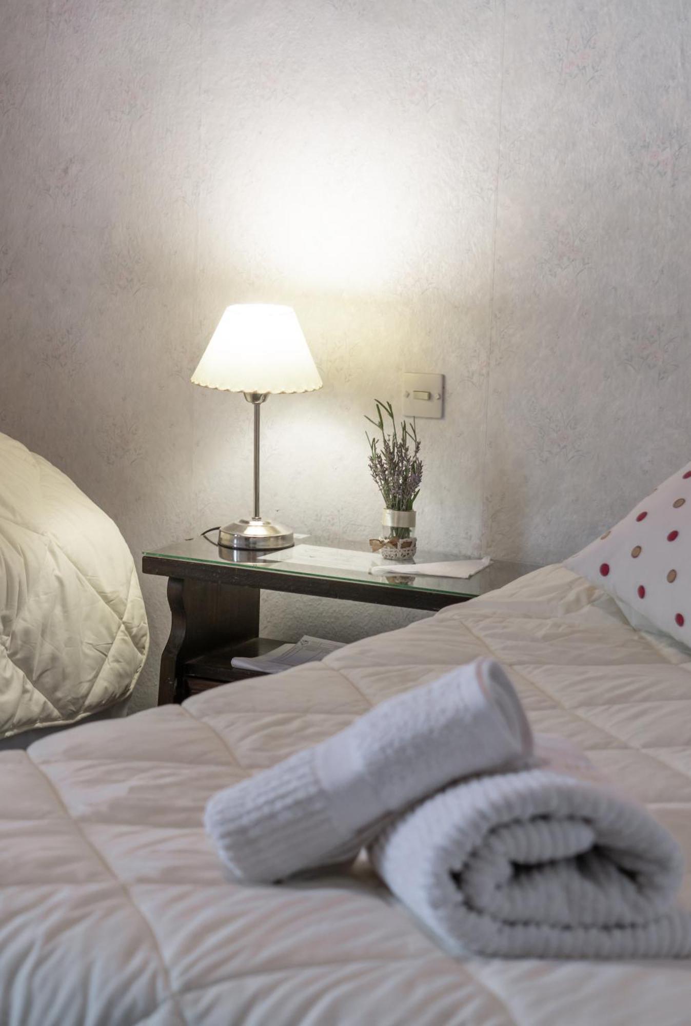Estancia Quillen Lodge - Hosteria Aluminé エクステリア 写真